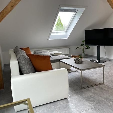 Wen Koenigsberger,Ruhige Dg-Wohnung In Weiden,2 Schlafzimmer,Parkplatz, Zentral! Weiden in der Oberpfalz Exterior foto