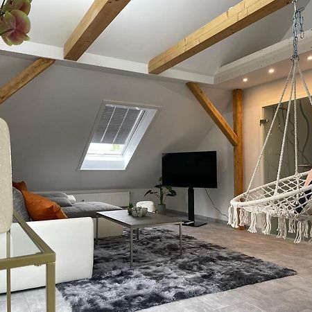 Wen Koenigsberger,Ruhige Dg-Wohnung In Weiden,2 Schlafzimmer,Parkplatz, Zentral! Weiden in der Oberpfalz Exterior foto