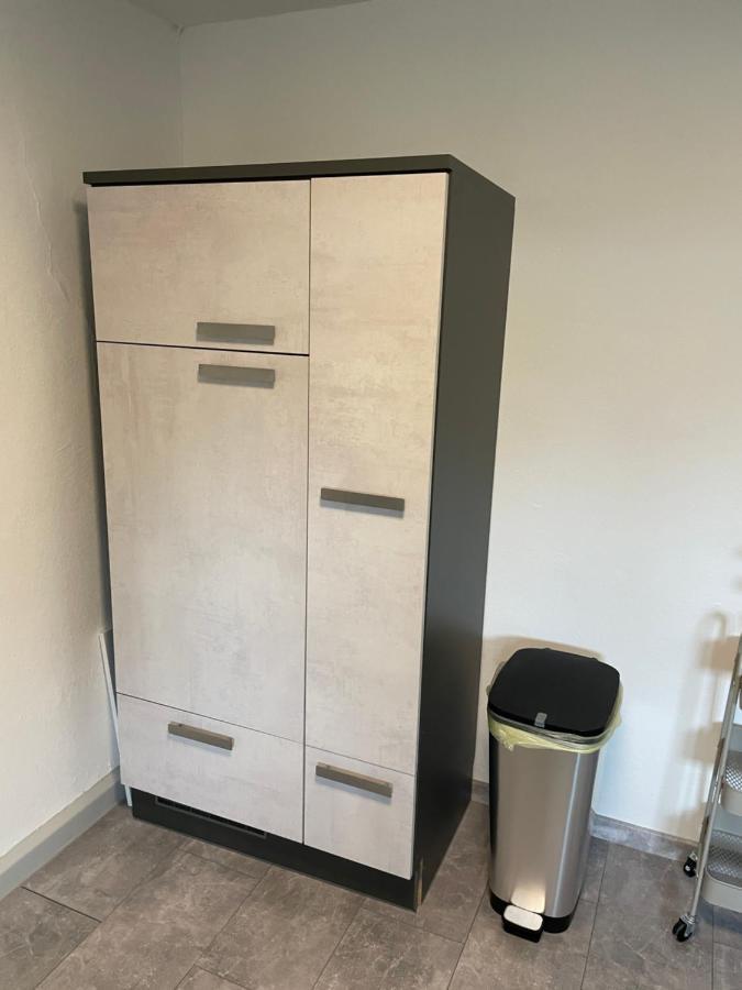 Wen Koenigsberger,Ruhige Dg-Wohnung In Weiden,2 Schlafzimmer,Parkplatz, Zentral! Weiden in der Oberpfalz Exterior foto